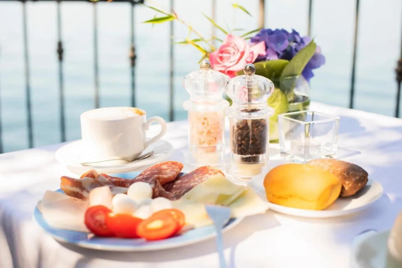 Camin Hotel Colmegna Luino