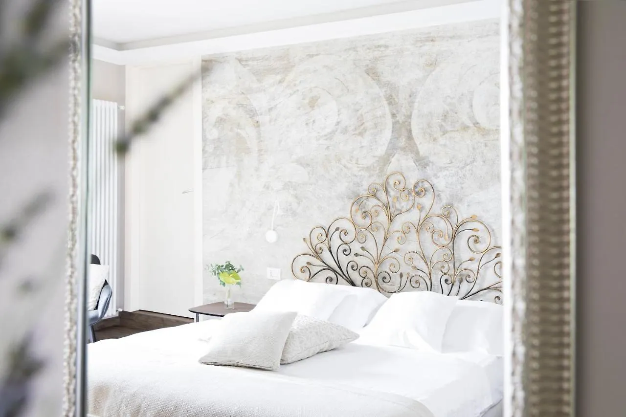 ****  Camin Hotel Colmegna Luino Italia