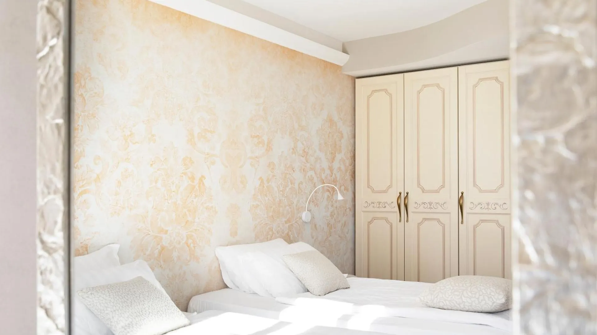 Camin Hotel Colmegna Luino 4*,