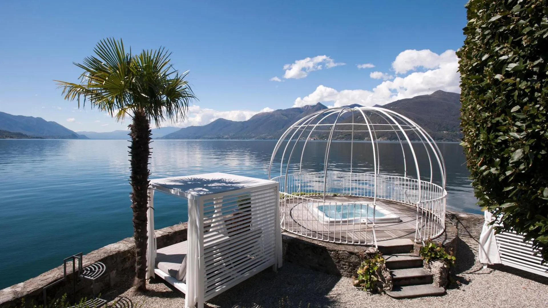 Camin Hotel Colmegna Luino 4*,  Italia