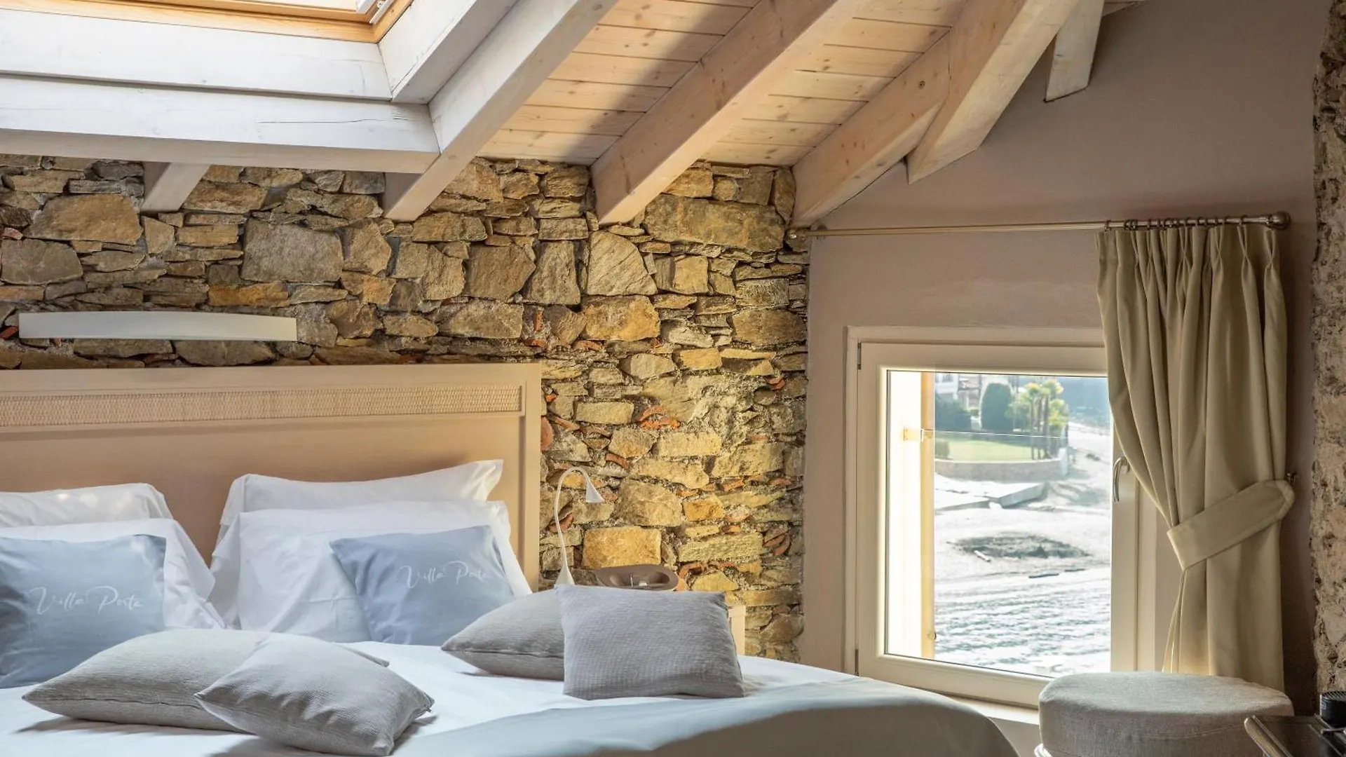 Camin Hotel Colmegna Luino 4*,  Italia