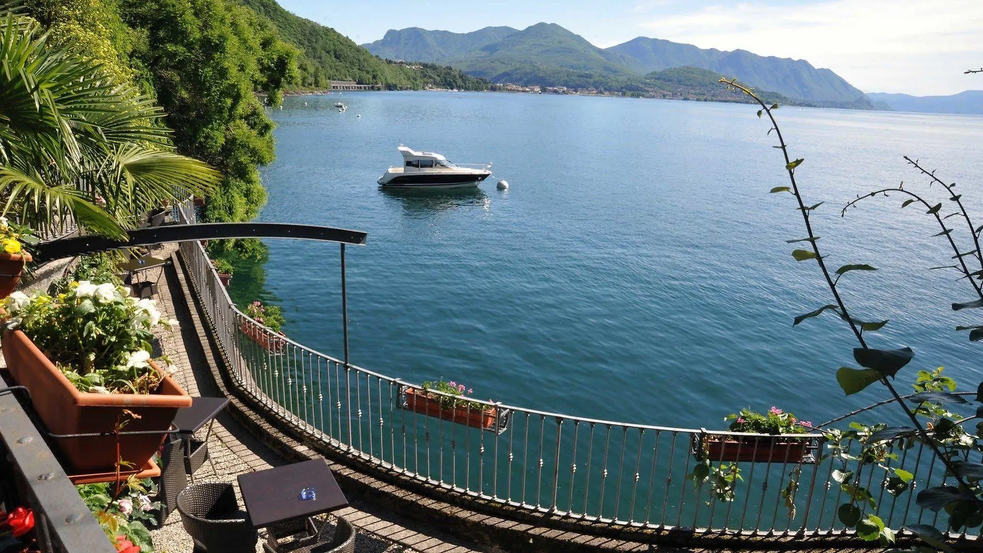 Camin Hotel Colmegna Luino Italia