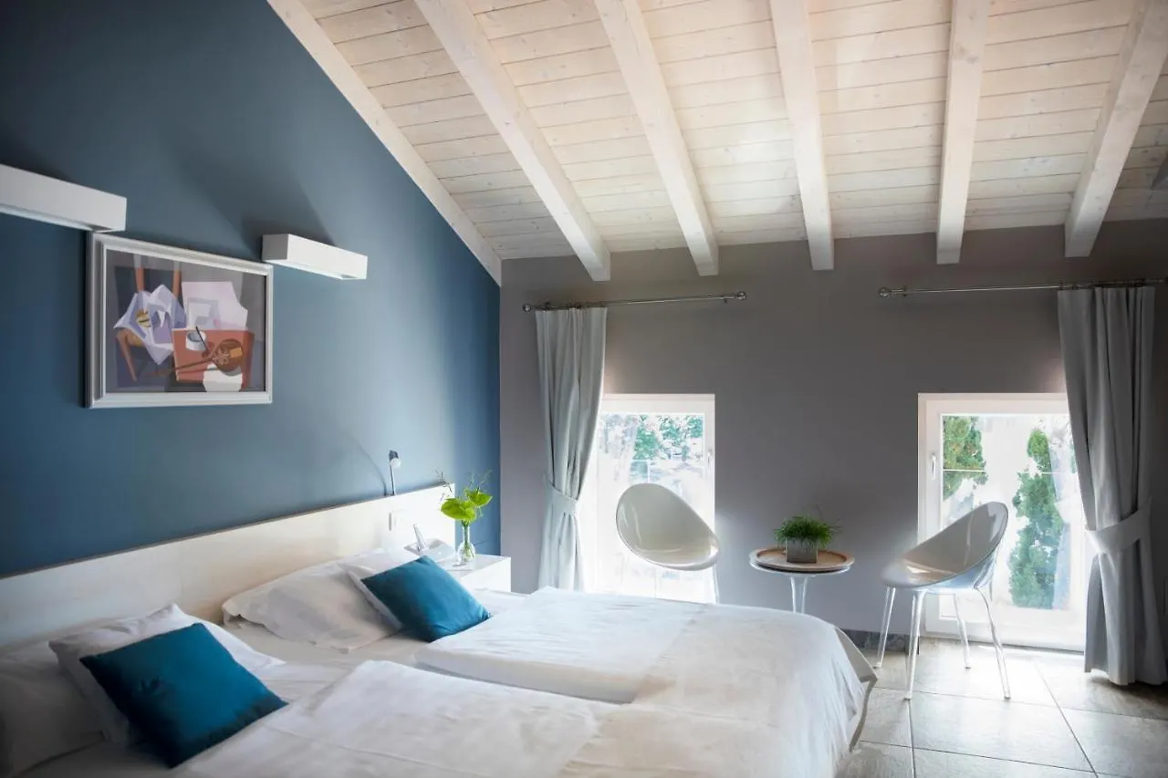 Relais Villa Porta Luino Szálloda